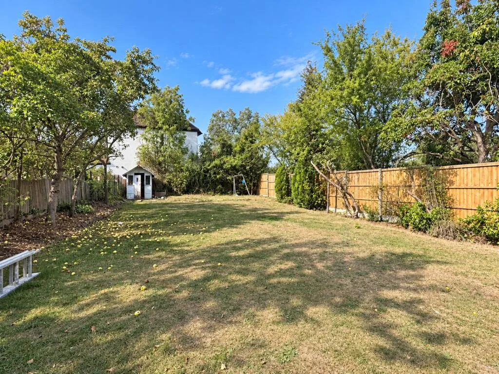4 bedroom detached house for rent