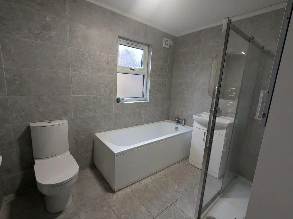 8 bedroom semi-detached house for rent