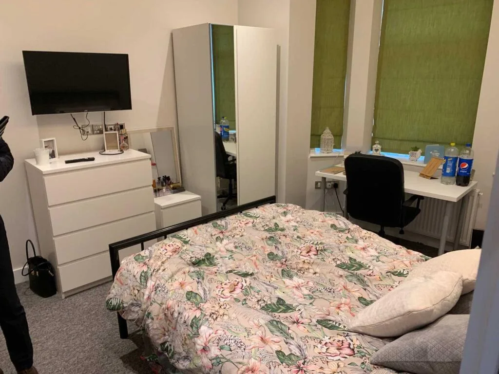 5 bedroom semi-detached house for rent