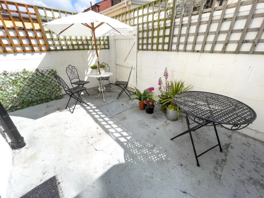 4 bedroom terraced house for rent