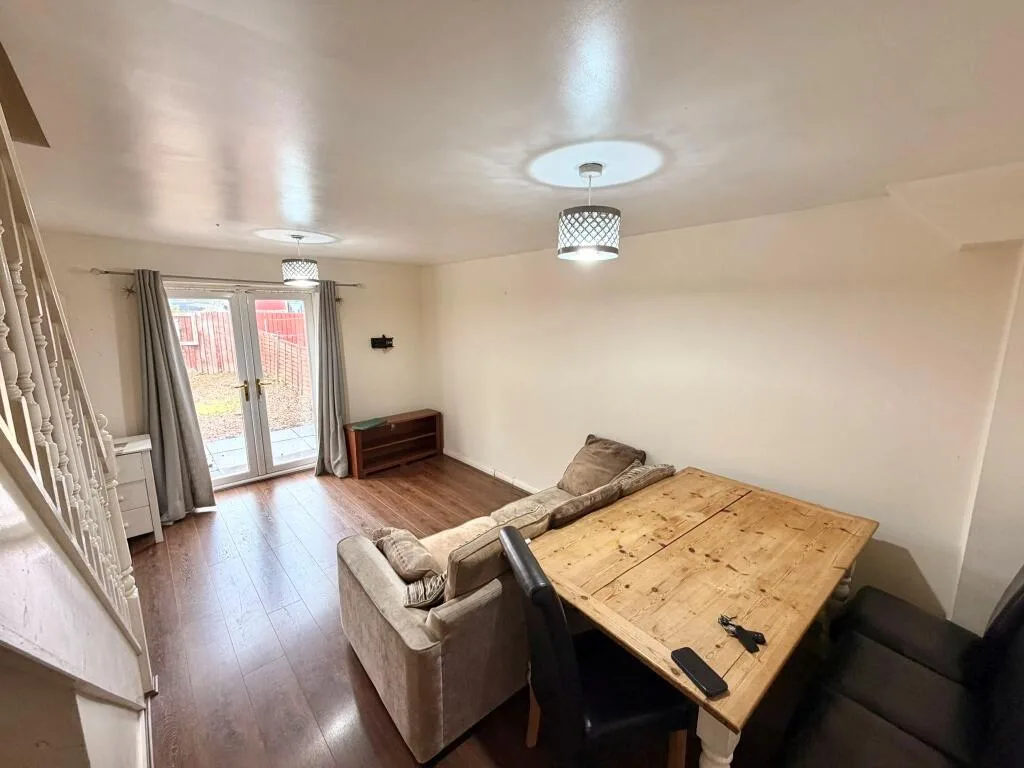 2 bedroom house for rent