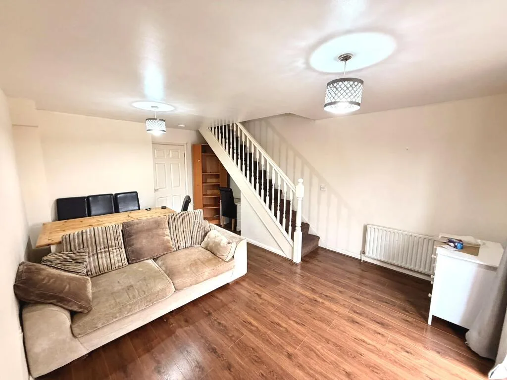 2 bedroom house for rent