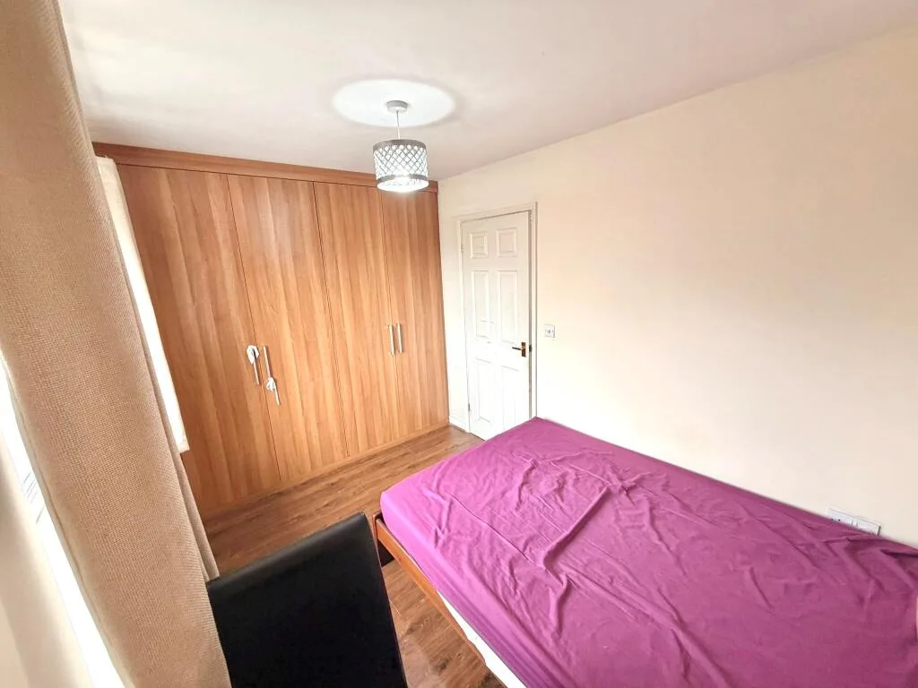 2 bedroom house for rent