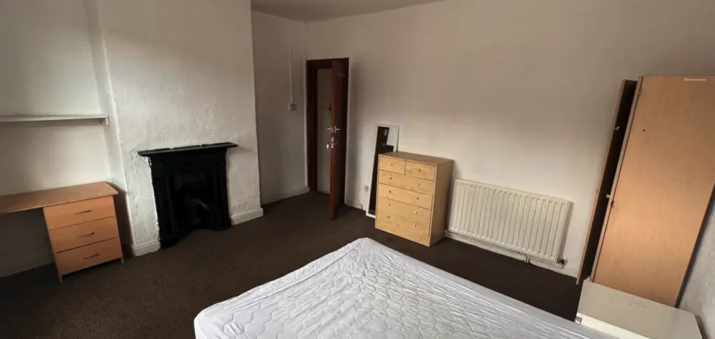 6 bedroom house for rent