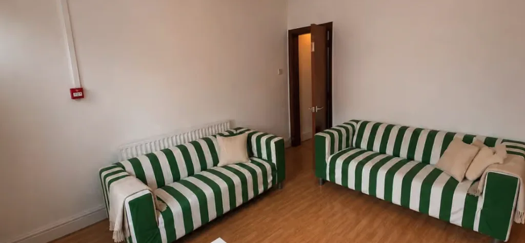 6 bedroom house for rent