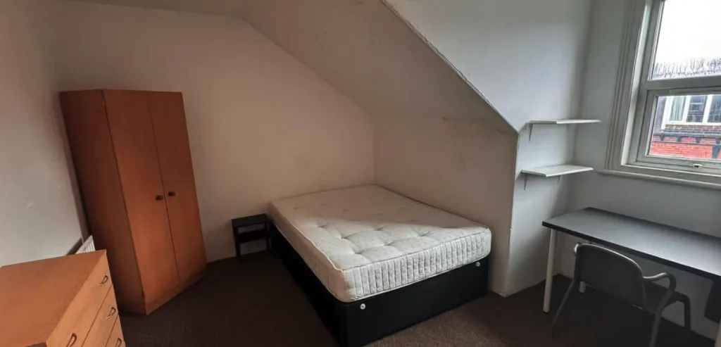 6 bedroom house for rent