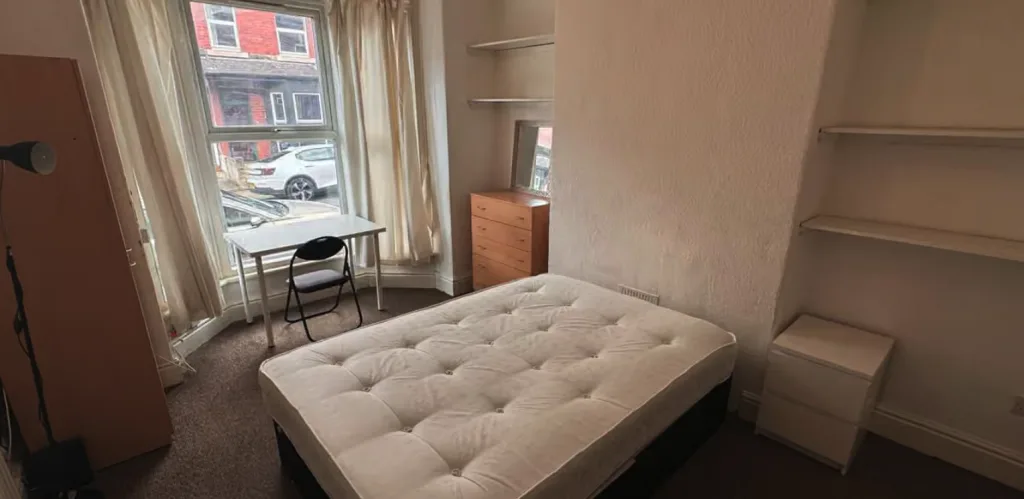 6 bedroom house for rent