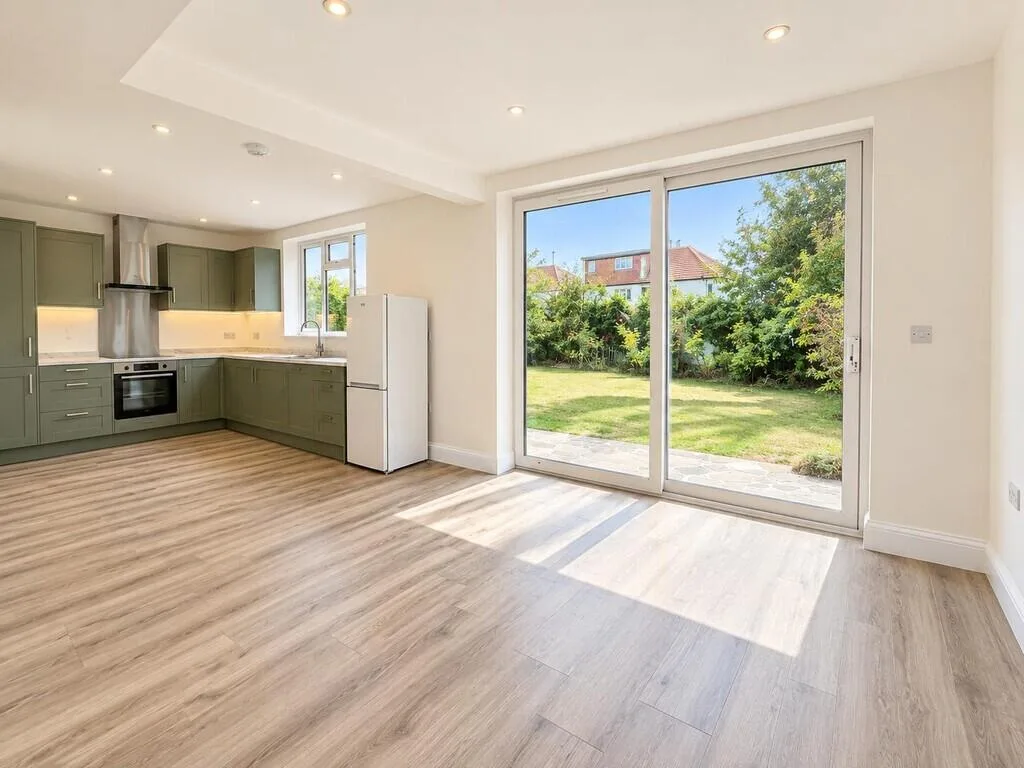 4 bedroom semi-detached house for rent