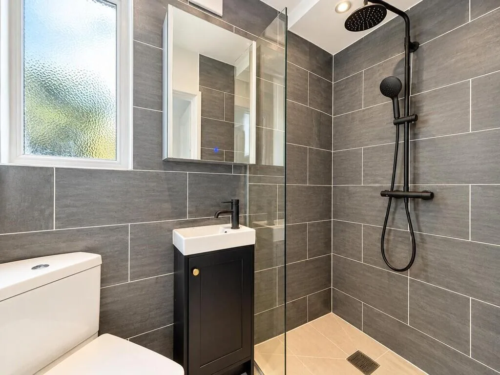 4 bedroom semi-detached house for rent