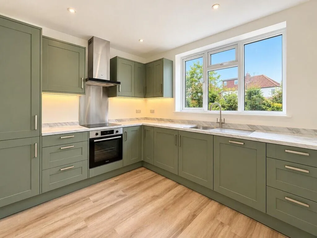 4 bedroom semi-detached house for rent