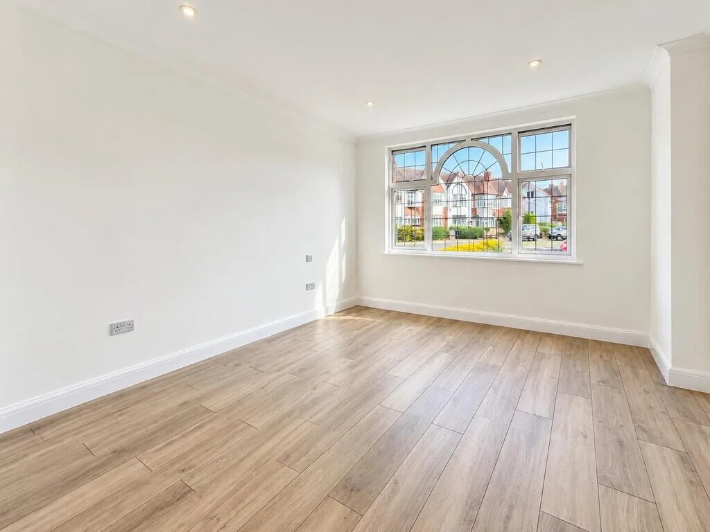 4 bedroom semi-detached house for rent