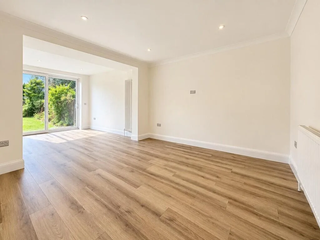 4 bedroom semi-detached house for rent