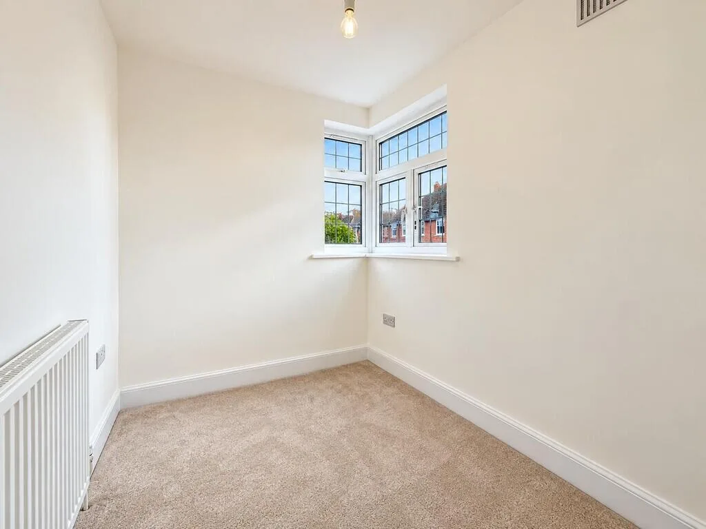 4 bedroom semi-detached house for rent