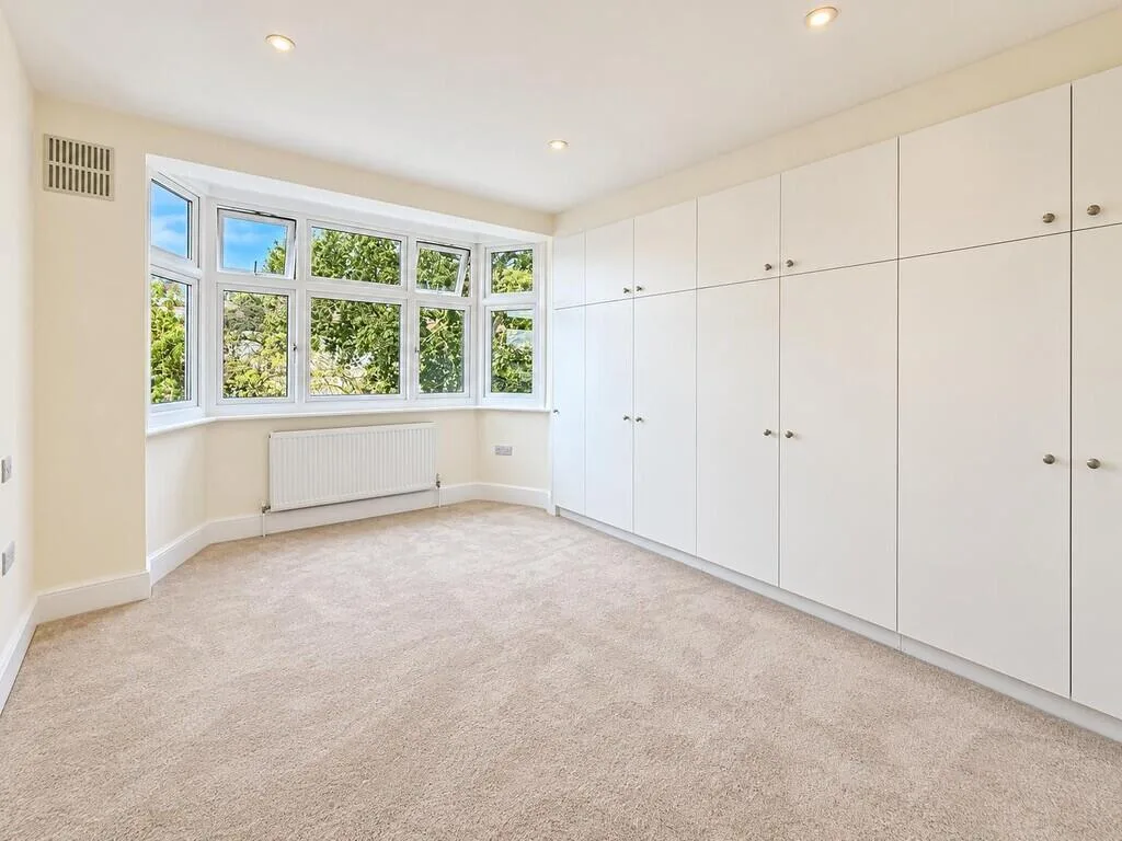 4 bedroom semi-detached house for rent