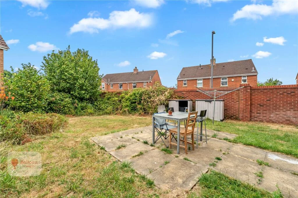 6 bedroom semi-detached house for rent