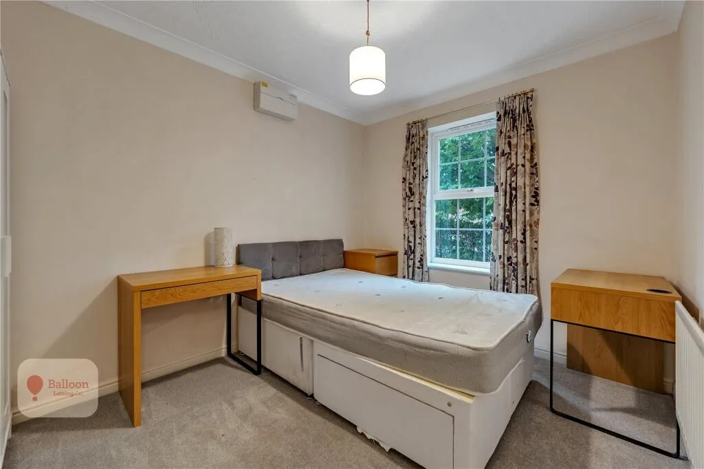 6 bedroom semi-detached house for rent