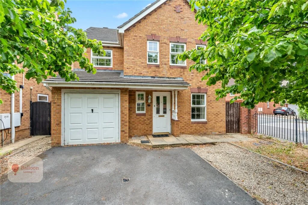 6 bedroom semi-detached house for rent