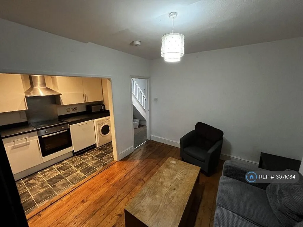 4 bedroom terraced house for rent