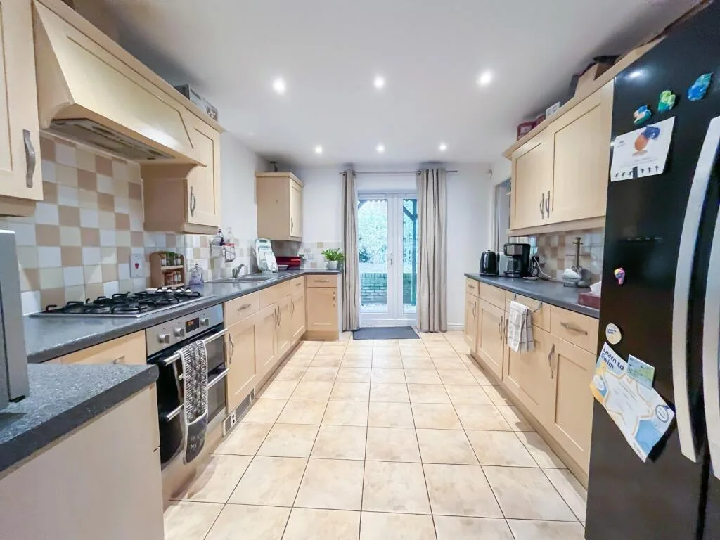 5 bedroom house for rent