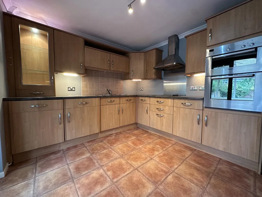 2 bedroom semi-detached house for rent