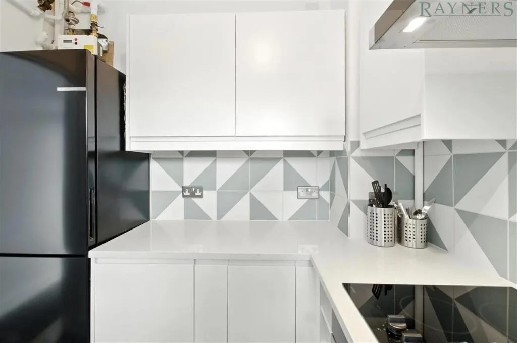 4 bedroom flat for rent
