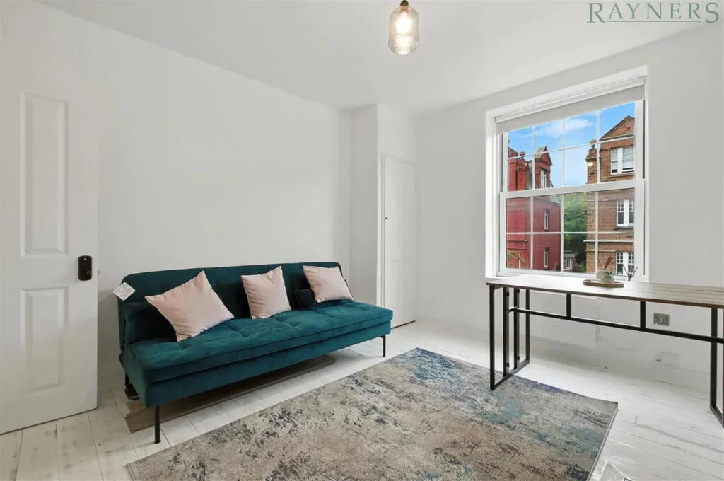 4 bedroom flat for rent