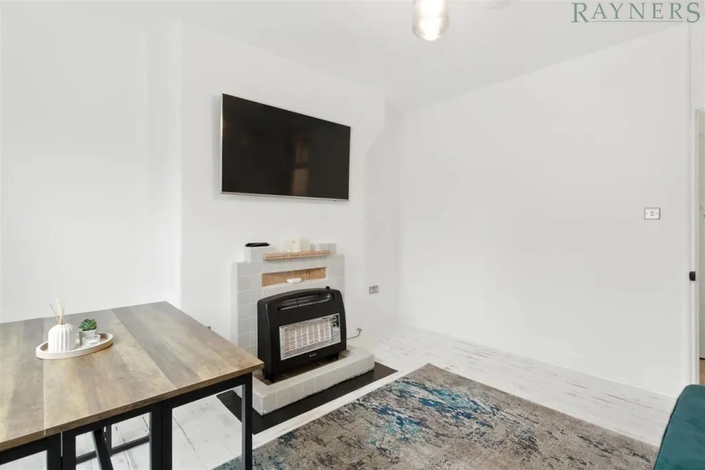 4 bedroom flat for rent