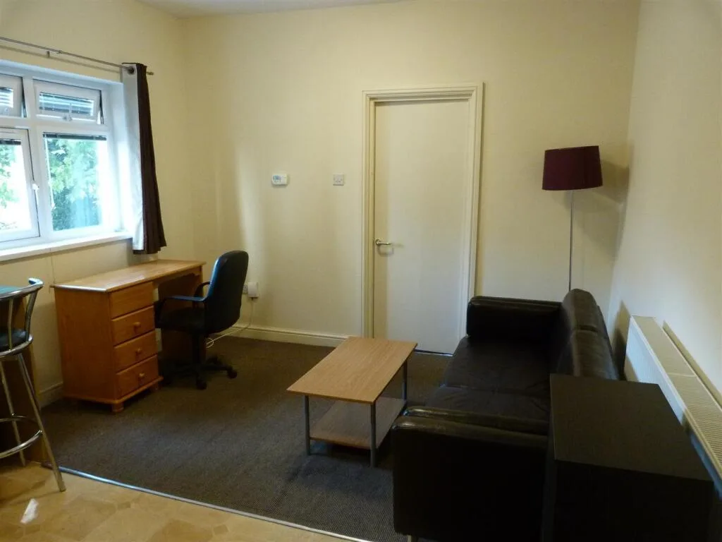 1 bedroom house for rent