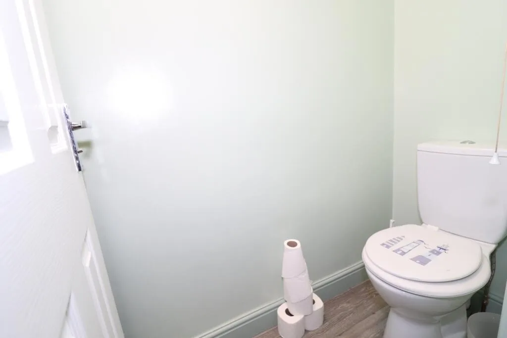5 bedroom end of terrace house for rent