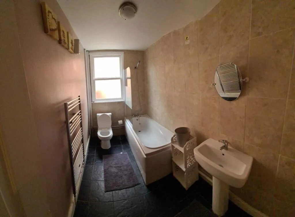 6 bedroom house for rent
