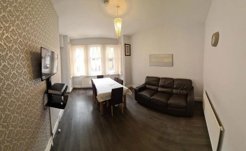 6 bedroom house for rent
