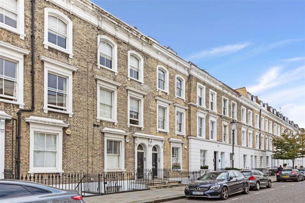 2 bedroom maisonette for rent