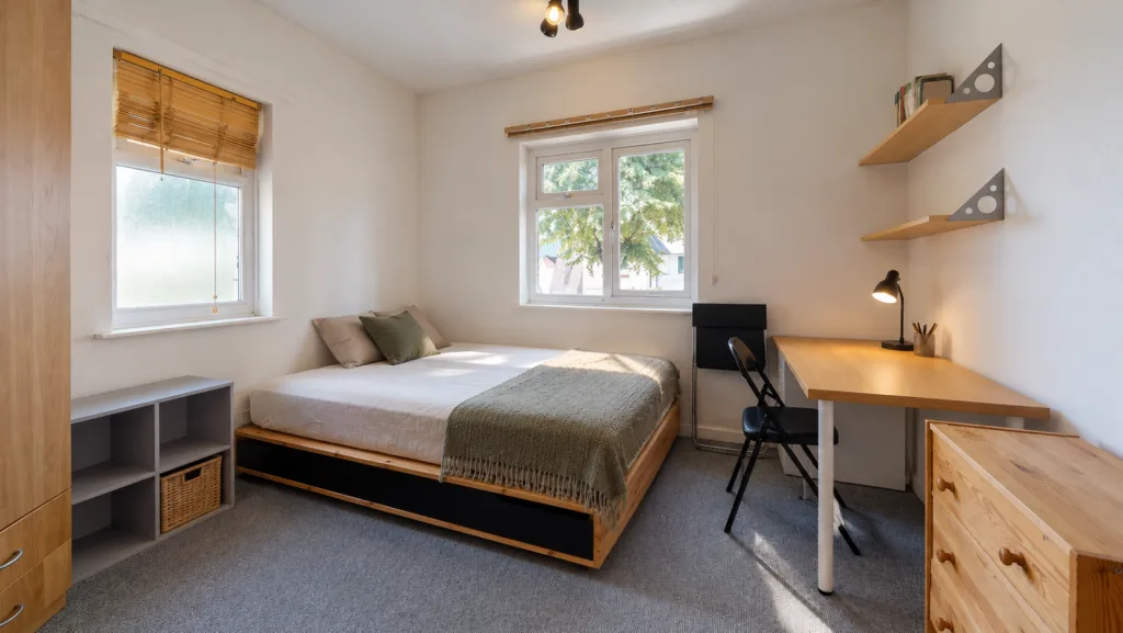 4 bedroom semi-detached house for rent