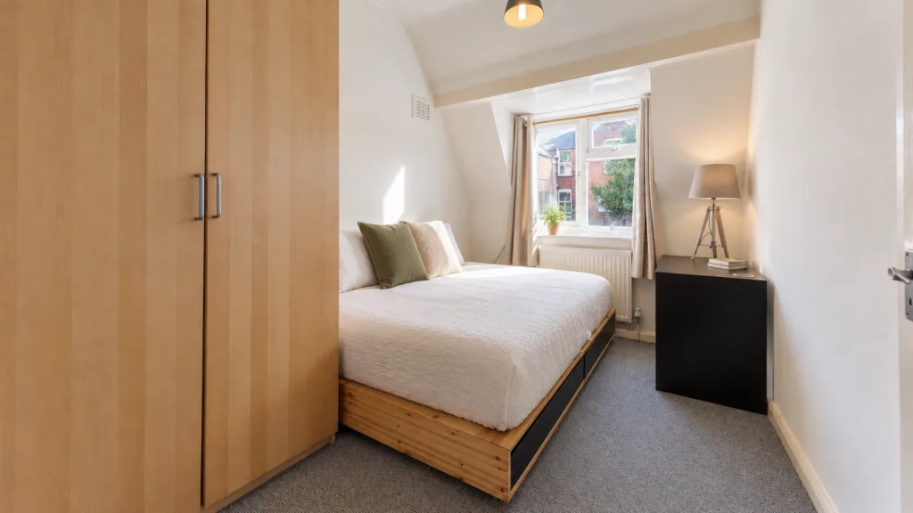 4 bedroom semi-detached house for rent
