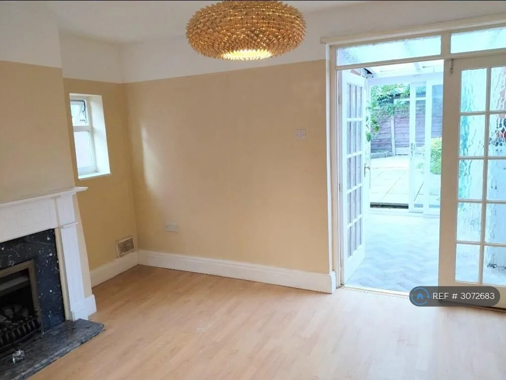2 bedroom semi-detached house for rent