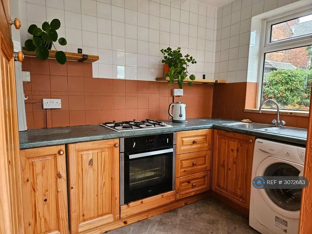 2 bedroom semi-detached house for rent