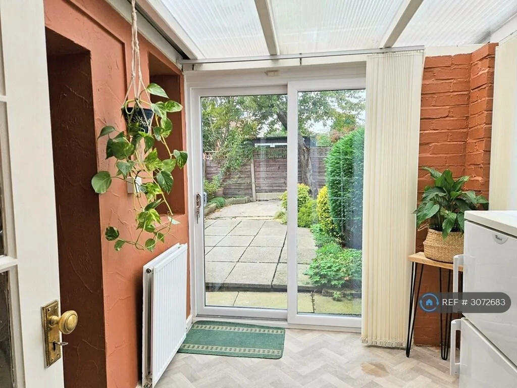 2 bedroom semi-detached house for rent