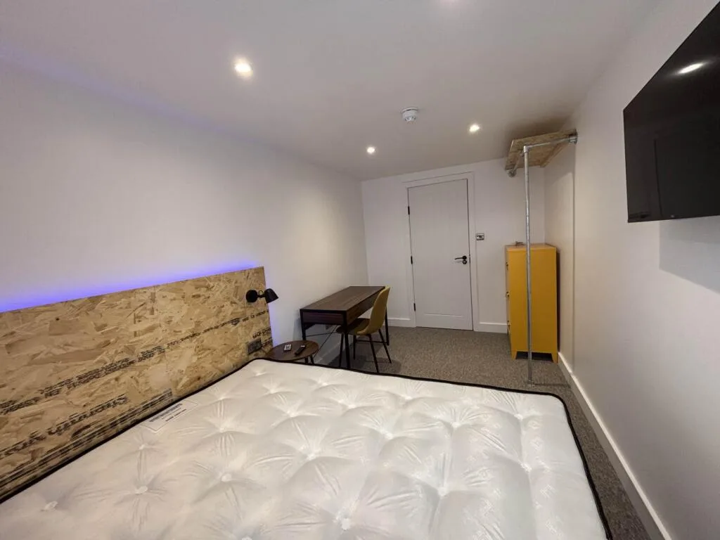 6 bedroom terraced house for rent