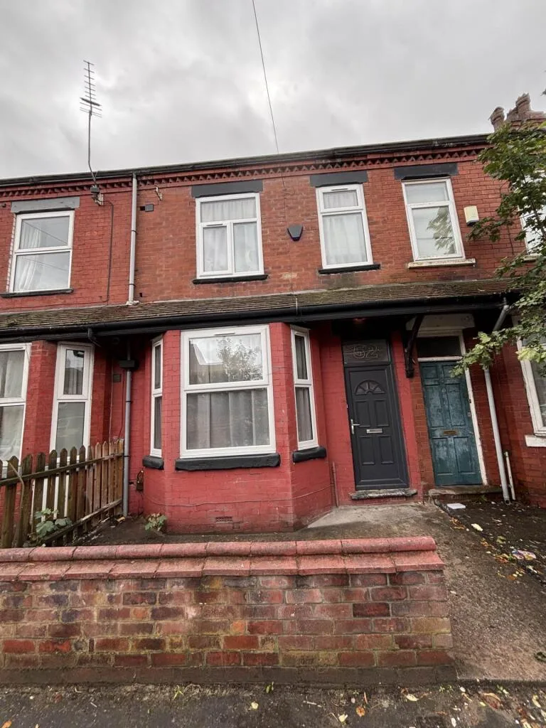 6 bedroom terraced house for rent