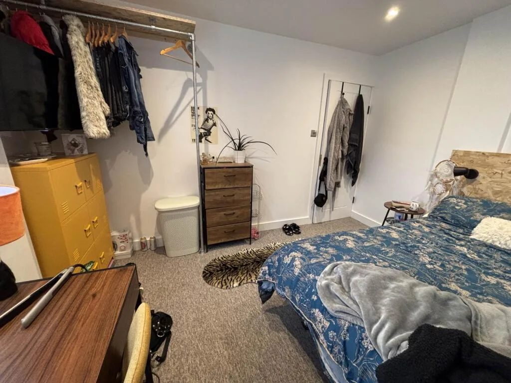 6 bedroom terraced house for rent
