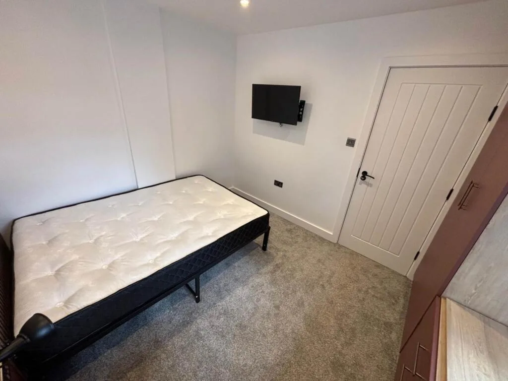 6 bedroom terraced house for rent