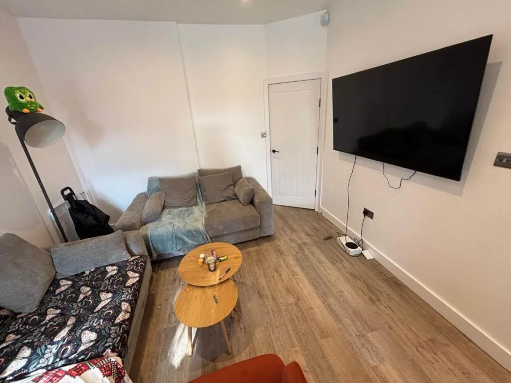 6 bedroom terraced house for rent