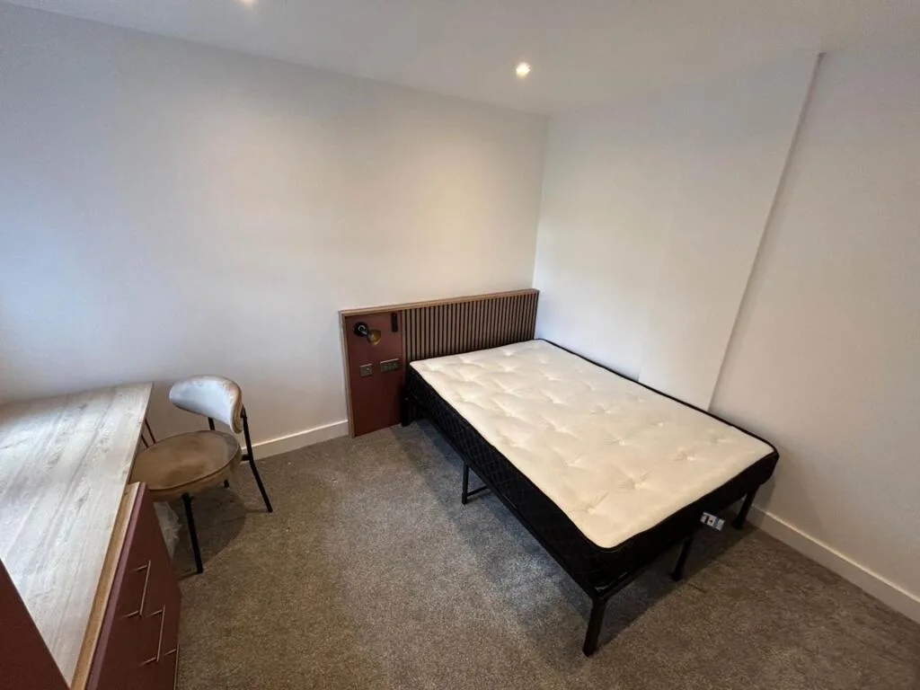 6 bedroom terraced house for rent