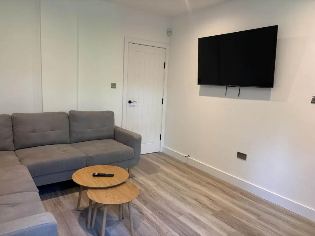 6 bedroom terraced house for rent