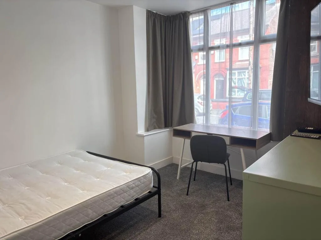 6 bedroom terraced house for rent