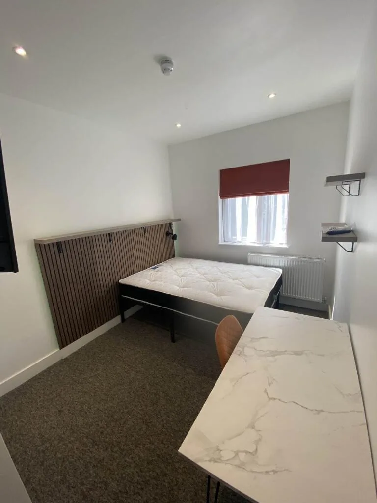 6 bedroom terraced house for rent