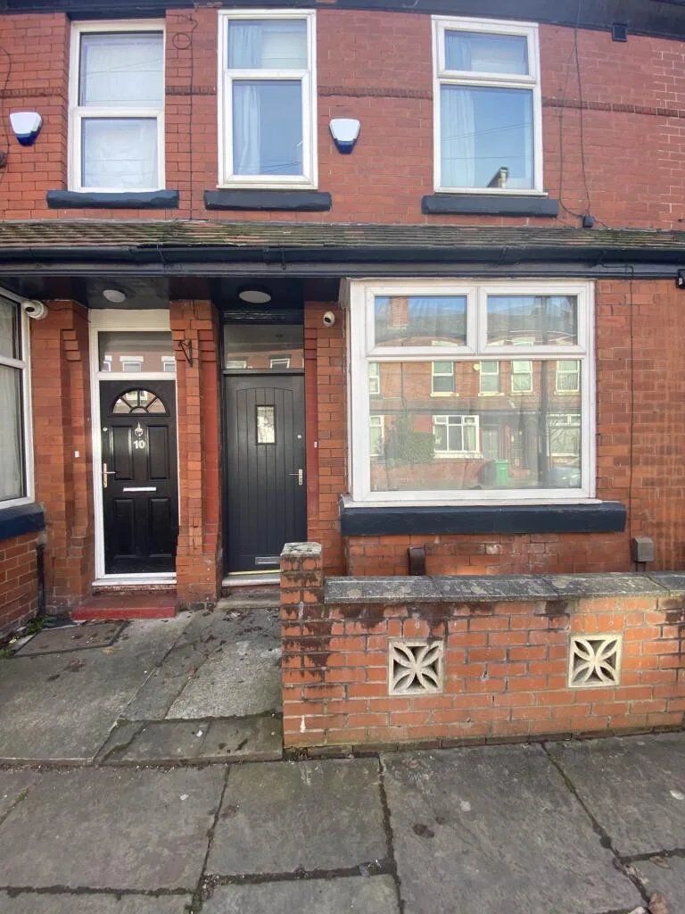 6 bedroom terraced house for rent