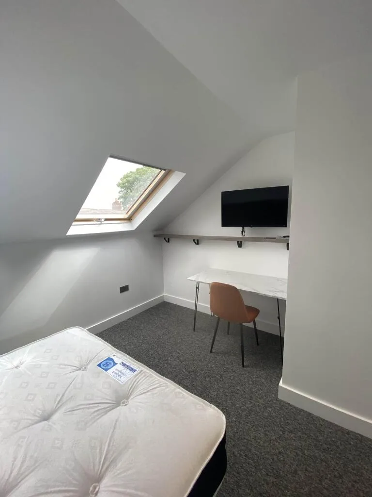 6 bedroom terraced house for rent