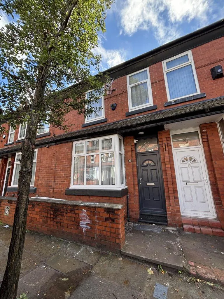6 bedroom terraced house for rent