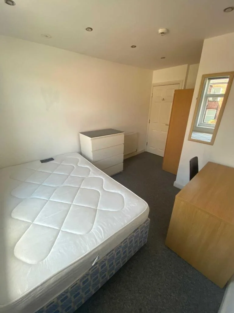 5 bedroom terraced house for rent